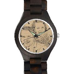SOUFEEL Herren Holzuhr Personalisierte Armbanduhr mit
Foto und Gravur Analog Japanisches Quarzwerk mit Holzarmband
African Blackwood Durchmesser 45mm
